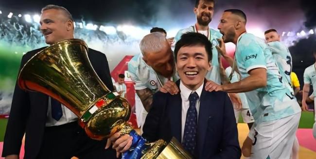 叶辰忙道：先等会儿，我可以不要求他吞下那串吊坠，但他还是要接受其他的惩罚，不然我怕他不长记性。